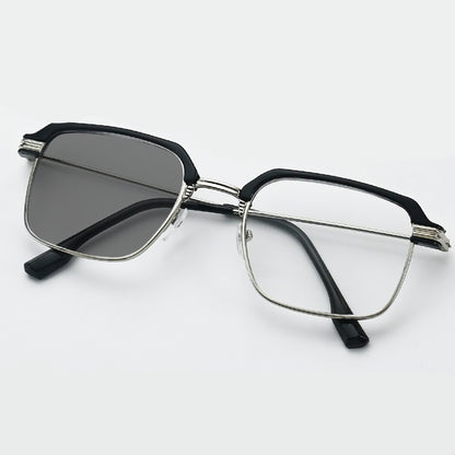 Smart Photochromic Reading Glasses Automatically Adjust The Prescription